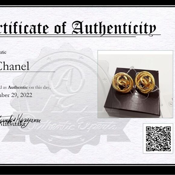Chanel Vintage Gold Hammered Logo Cutout Clip On - Picture 11 of 11